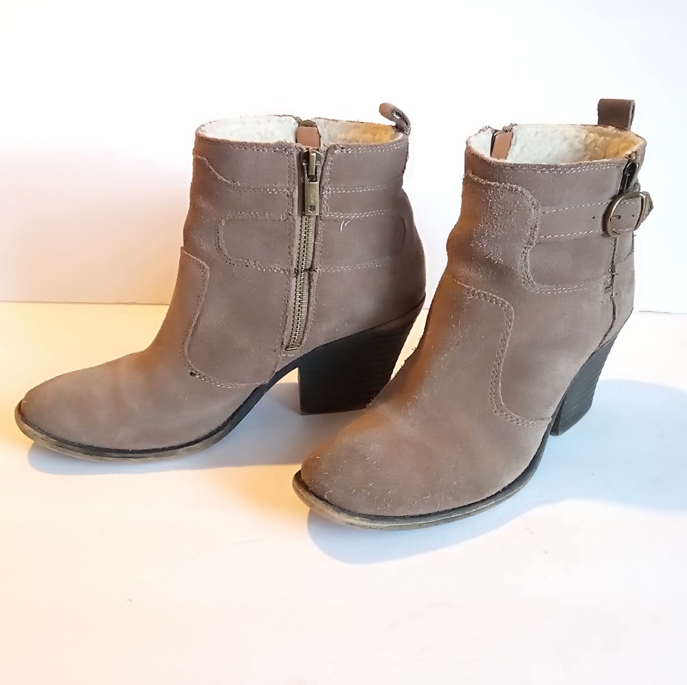 Lucky Brand Teveralda tan suede, fabric liner, good condition, women's s…